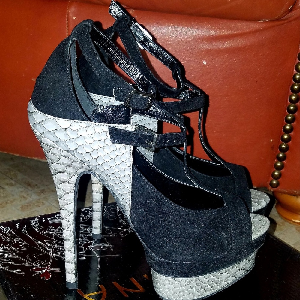 High heels shoes